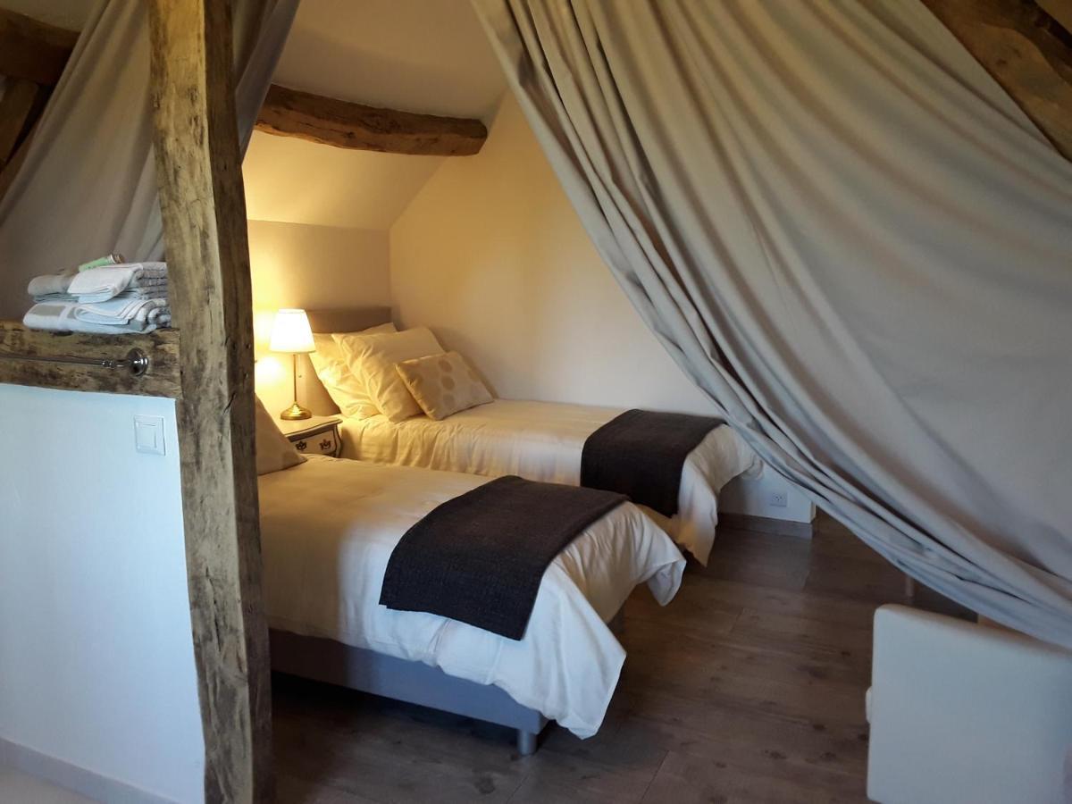 La Belle Ame Bed & Breakfast Saint-Priest-des-Champs Room photo