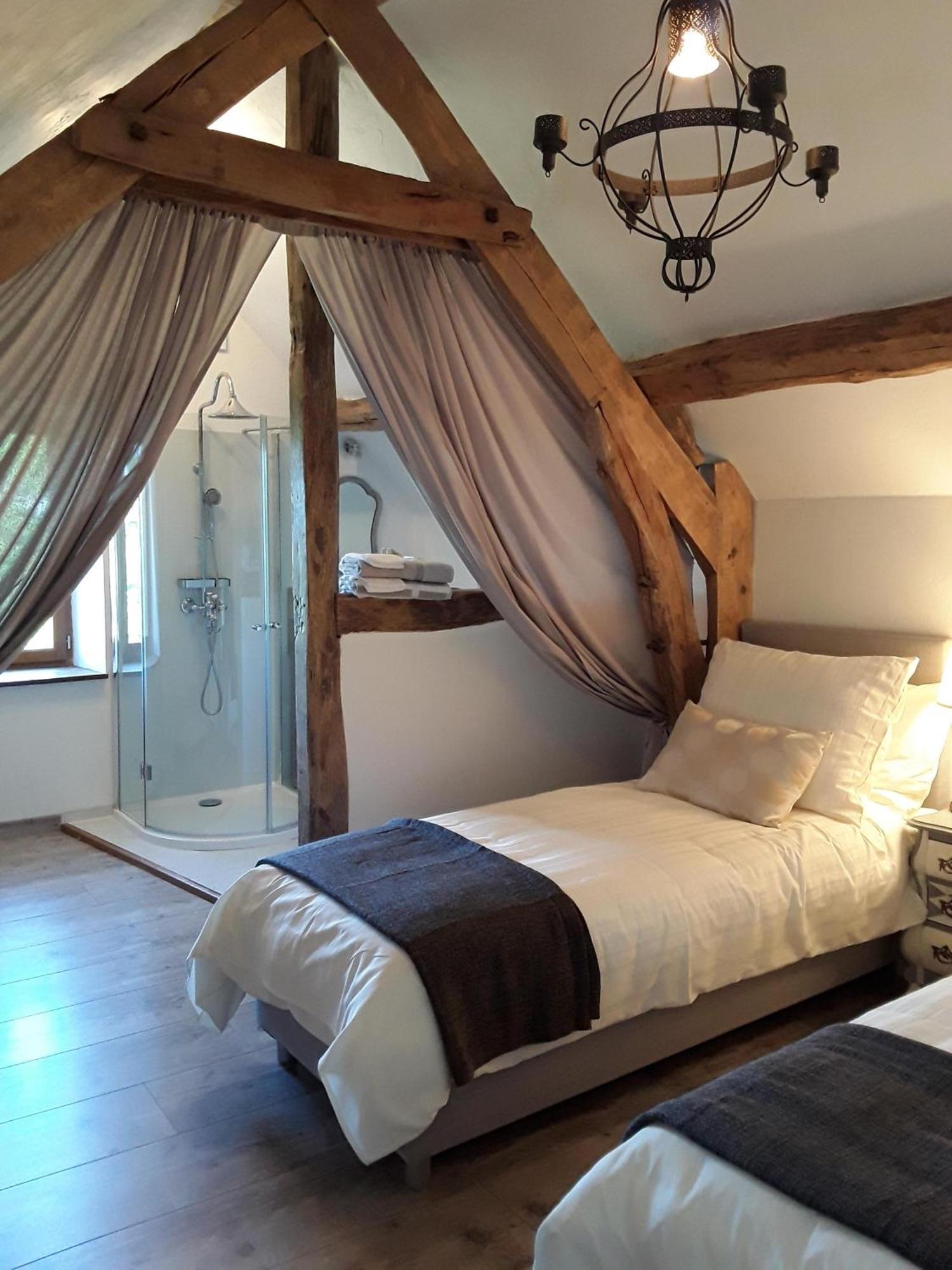 La Belle Ame Bed & Breakfast Saint-Priest-des-Champs Room photo