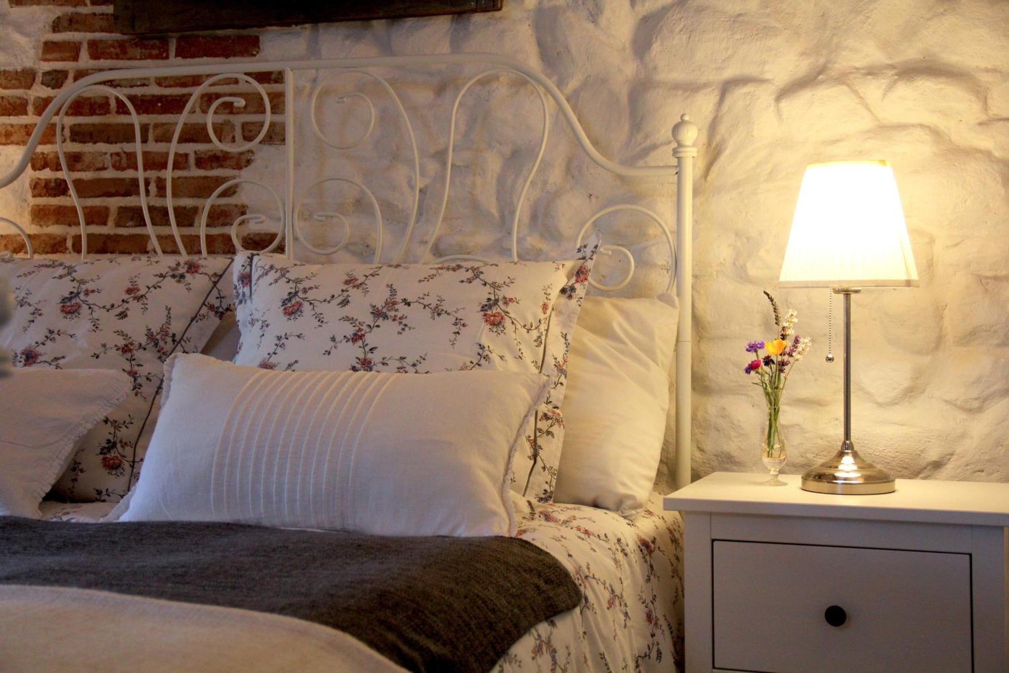 La Belle Ame Bed & Breakfast Saint-Priest-des-Champs Room photo
