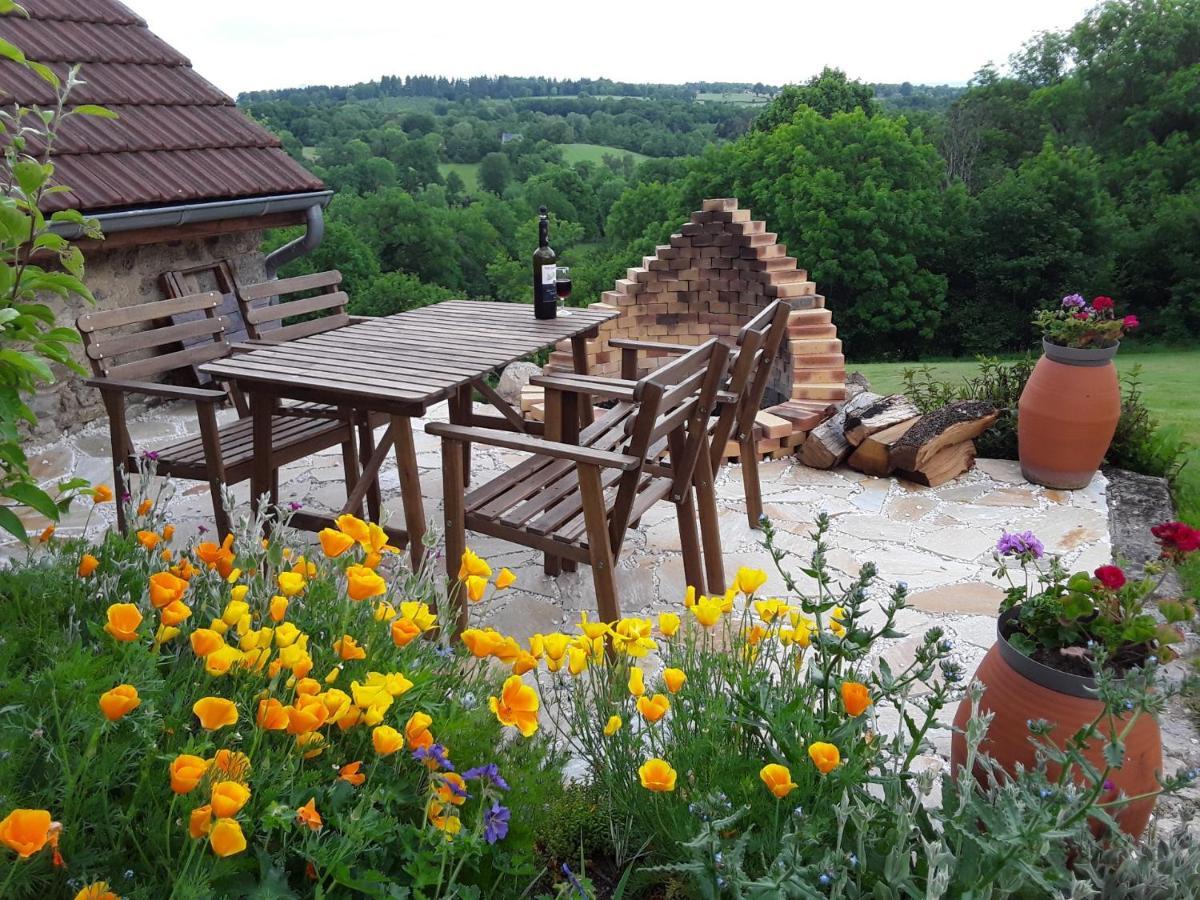 La Belle Ame Bed & Breakfast Saint-Priest-des-Champs Exterior photo